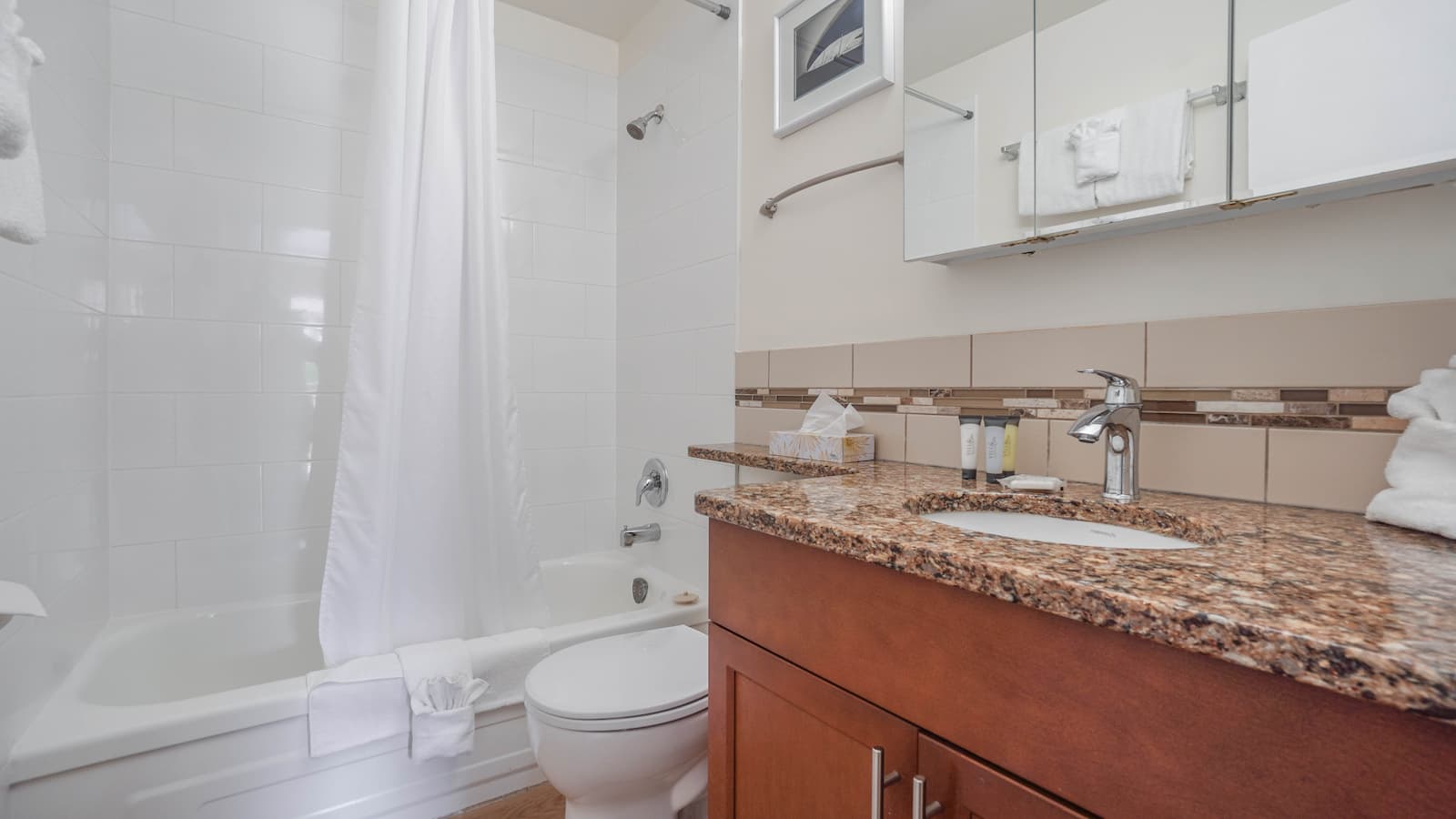 Safari Beach Resort Osoyoos - Unit 218