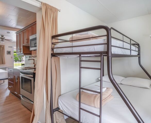 Safari Beach Resort Osoyoos - Unit 218