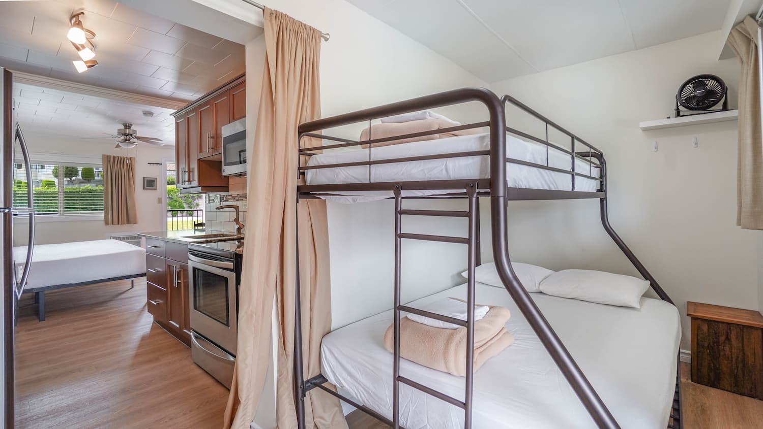 Safari Beach Resort Osoyoos - Unit 218