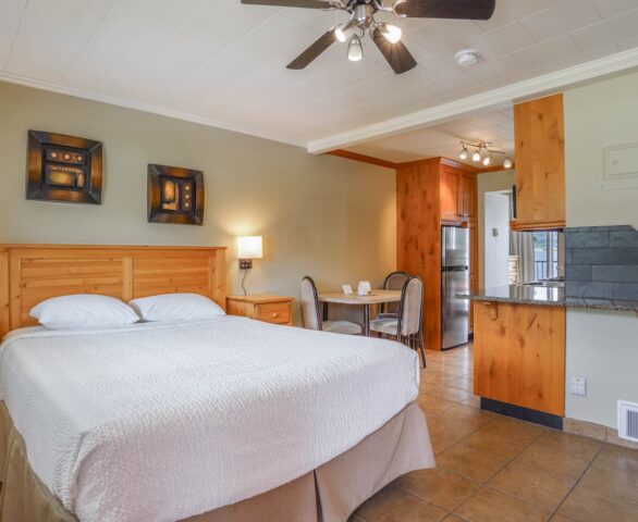 Safari Beach Resort Osoyoos - Unit 219