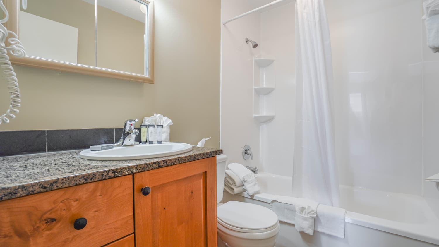 Safari Beach Resort Osoyoos - Unit 219