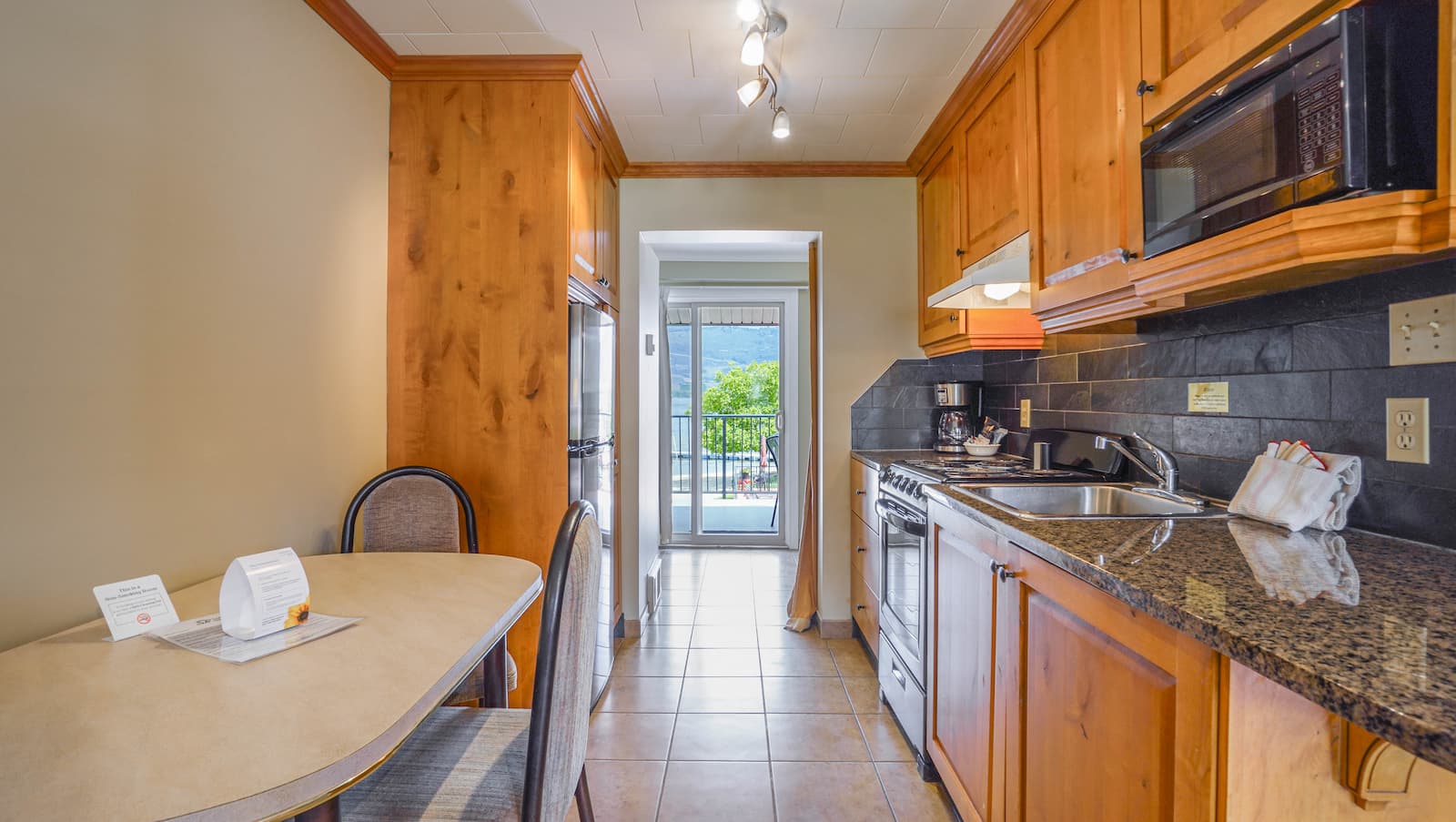 Safari Beach Resort Osoyoos - Unit 219