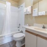 Safari Beach Resort Osoyoos - Unit 220