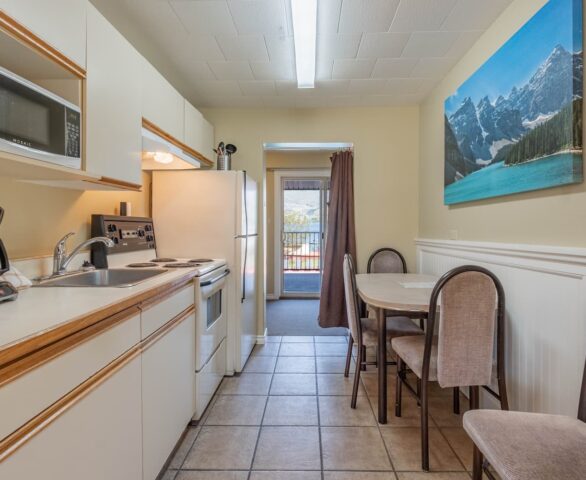 Safari Beach Resort Osoyoos - Unit 220