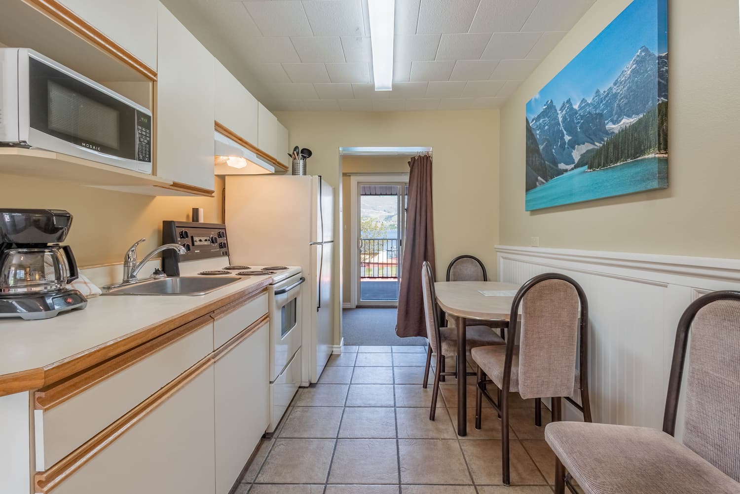 Safari Beach Resort Osoyoos - Unit 220