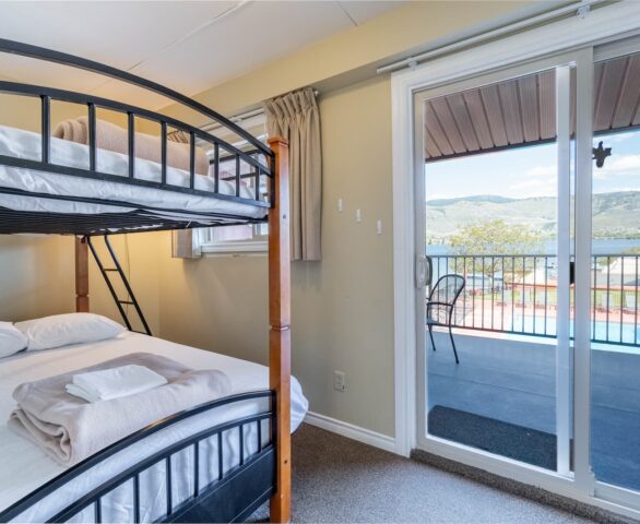 Safari Beach Resort Osoyoos - Unit 220